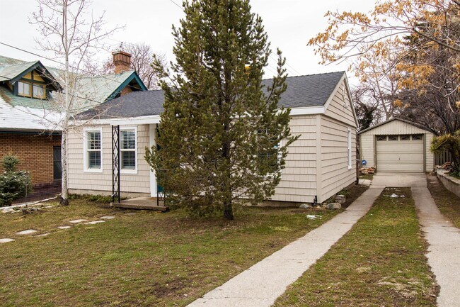 Building Photo - 575 I St