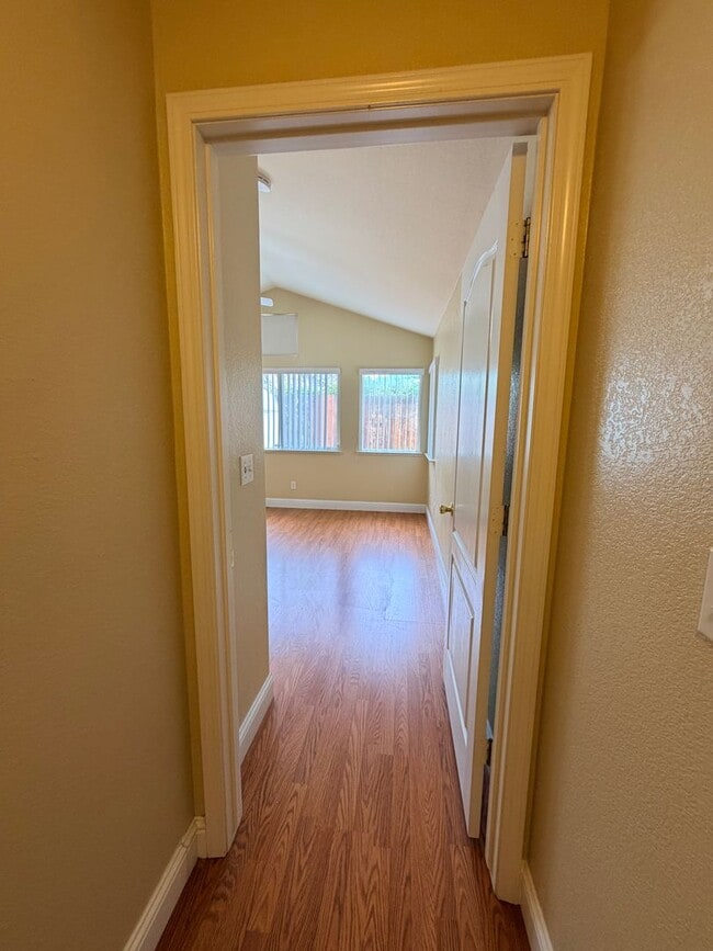 Building Photo - 710 Foothill St
