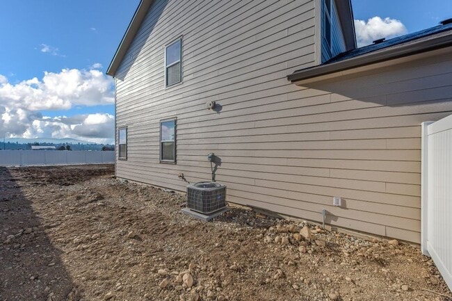 Building Photo - 5362 E Dorado Ave
