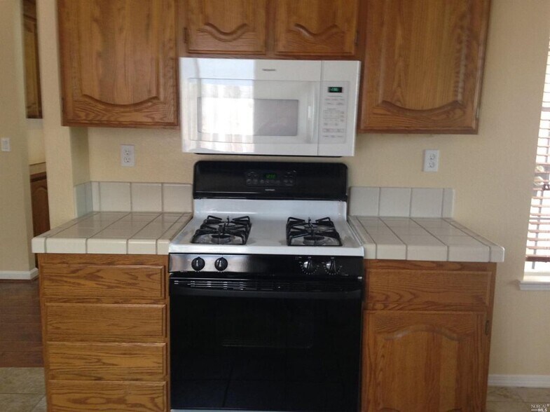 Building Photo - 1103 Meadowlark Dr