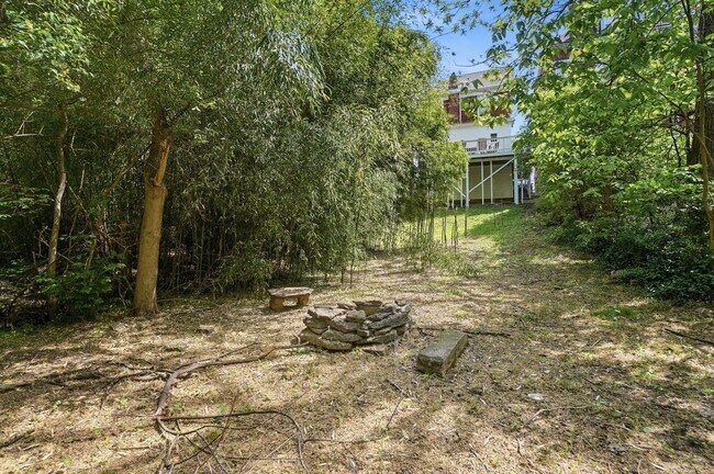 Building Photo - 5 Bedroom Clifton House Available Next to UC Campus