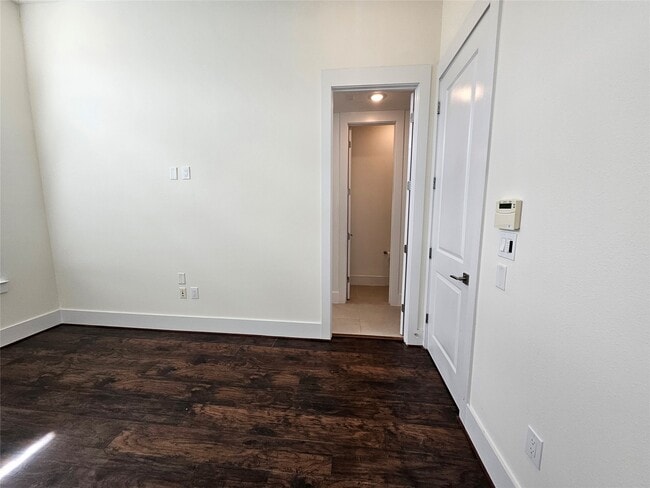 Building Photo - 2401 Crawford St