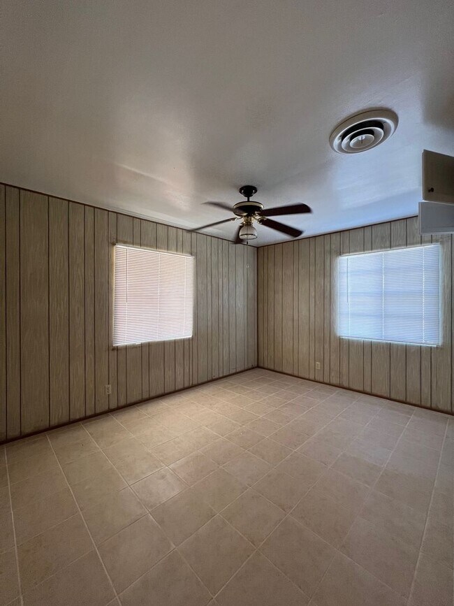 3 Bedroom 1 Bathroom House Near Schools an... 728 Belinda Ave Barstow