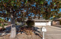 Building Photo - 363 Larcom St