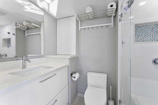 Building Photo - 4505 S Ocean Blvd