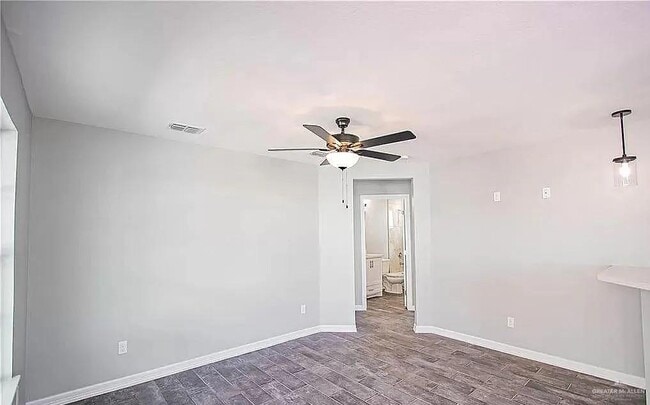 Building Photo - 2219 Northridge Ave