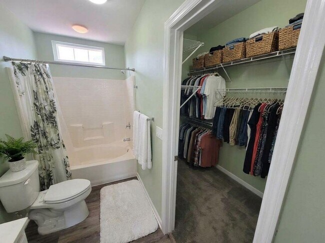 Building Photo - 1080 Bella Vista Blvd