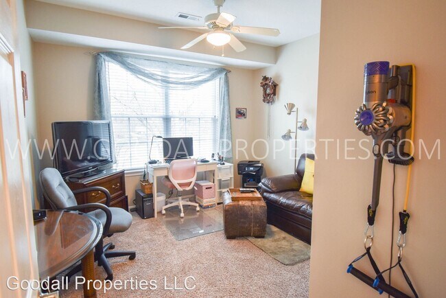 Building Photo - 2 br, 2 bath House - 3031 Grand Ave #214