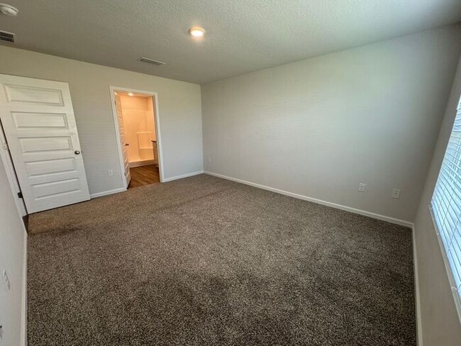 Building Photo - Pensacola - Deer Run - 4 bed, 2 bath w/ co...