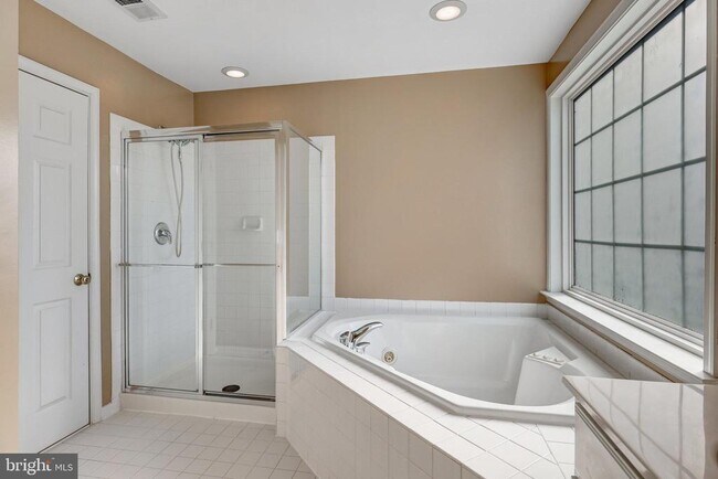 Building Photo - 43903 Thorncroft Terrace