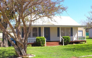 Building Photo - 535 W Vaughan St