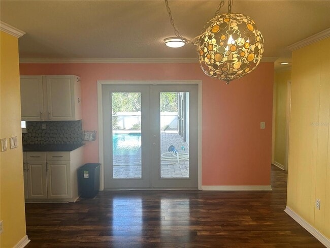 Building Photo - 10845 Del Prado Dr E