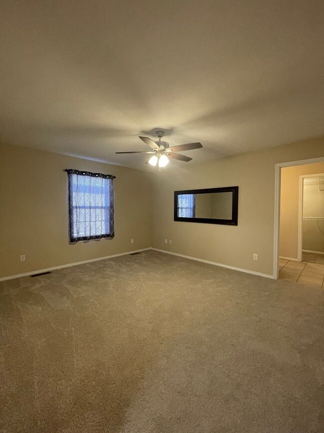 Building Photo - Executive Rental in Willard School District