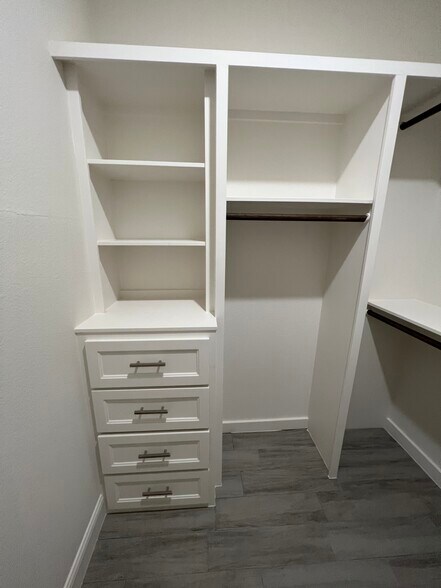 Building Photo - 2610 Appian Way