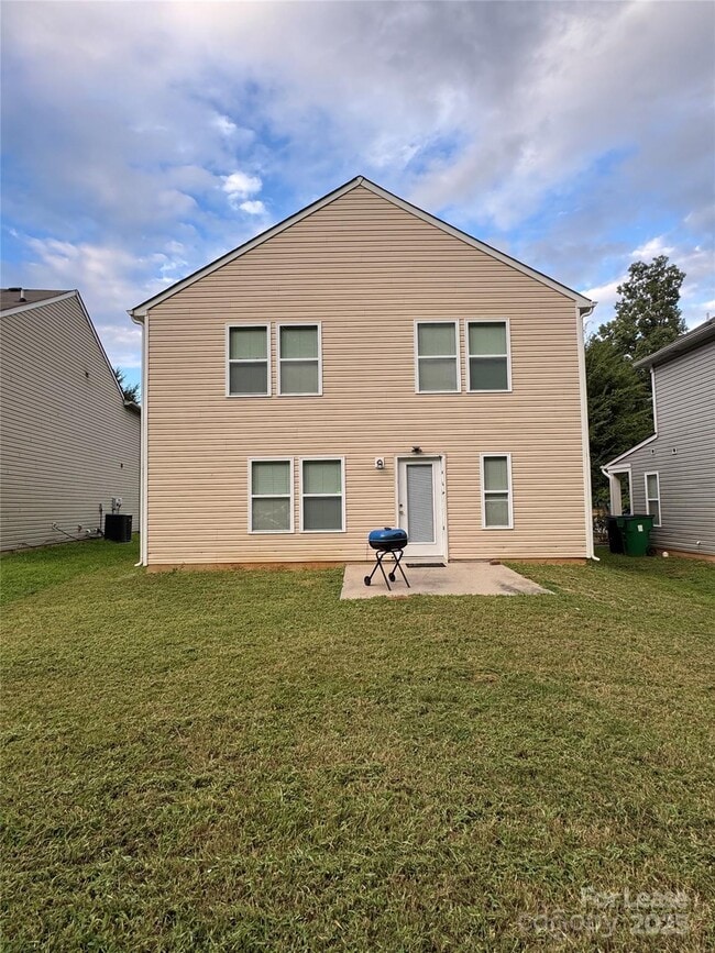Building Photo - 5919 Fazenda Drive
