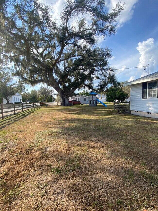 Building Photo - 12120 71st St E