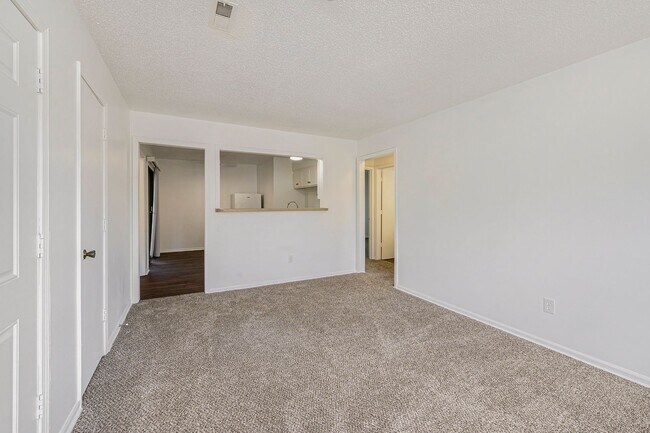 Building Photo - Charming 2-Bedroom Home - Look & Lease Special — Take ?500 off your first month’s rent!