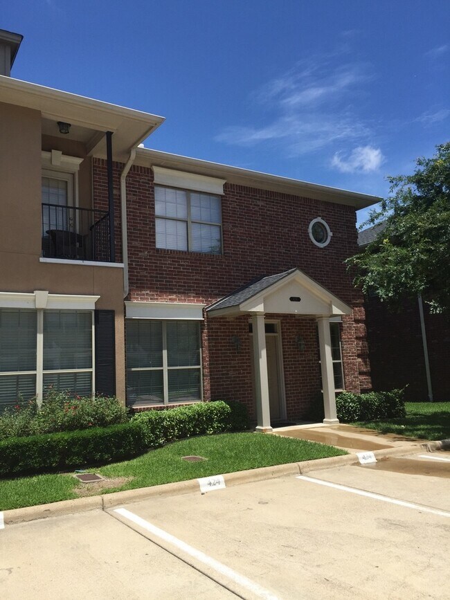 Building Photo - College Station - 3 Bedroom / 3 Bath- 2 st...