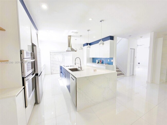 Building Photo - 16404 Diamond Head Dr