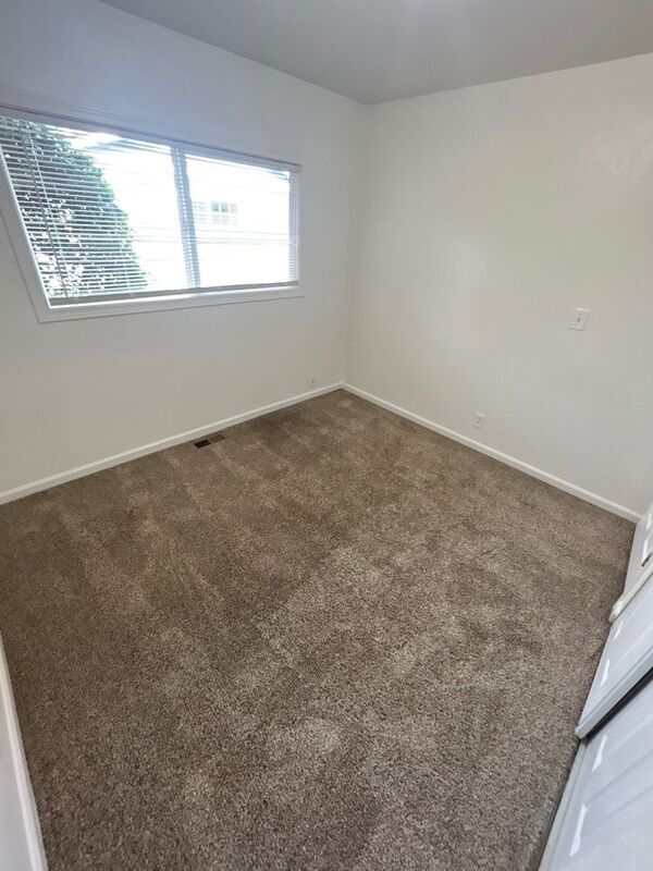 Building Photo - 1215 NW 11th St