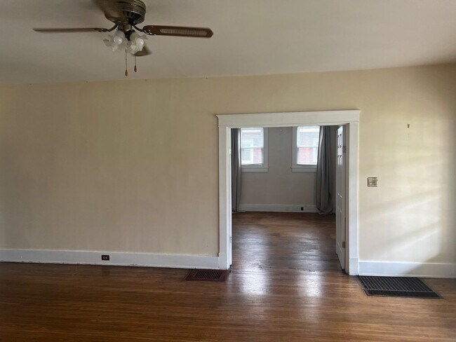 Building Photo - 2502 Blair Blvd