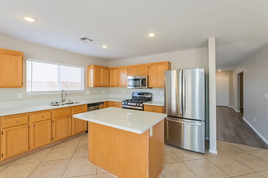 Building Photo - 176 Sandhill Crane Ave