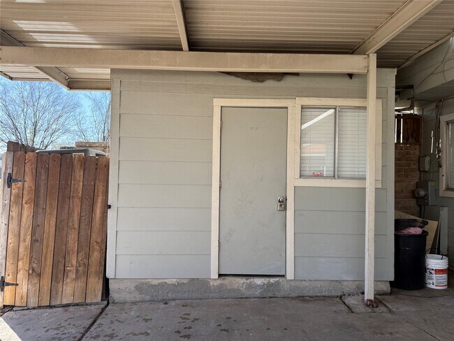 Building Photo - 6573 S Briar Bayou Dr