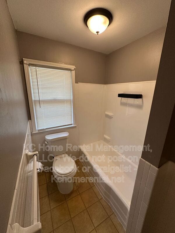 Building Photo - 10210 Fremont Ave