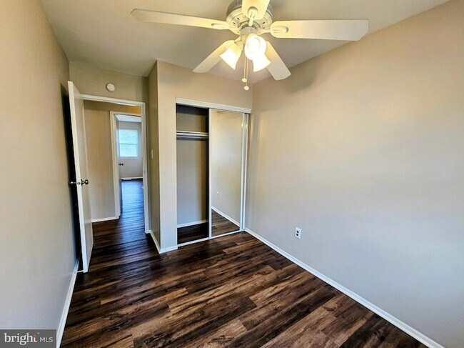 Building Photo - 1519 Roosevelt Dr