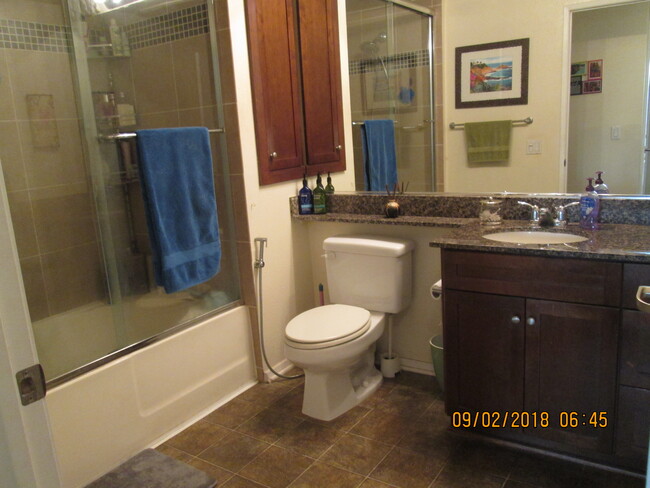 Bathroom with tub - 1238 Scholarship