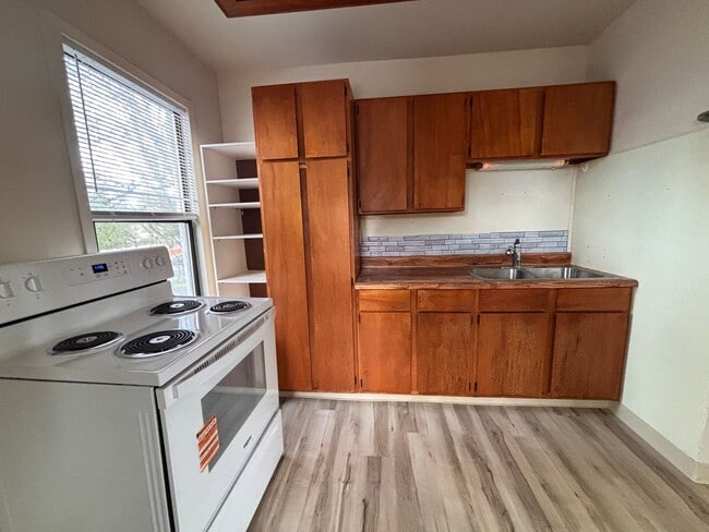 Building Photo - Thurman Family LTD Partnership