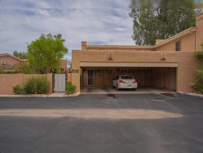 Building Photo - 10407 N 10th Pl
