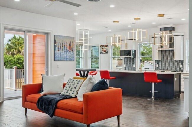 Building Photo - 8605 Inwood Dr