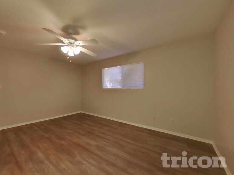 Building Photo - 4127 W Mission Ln