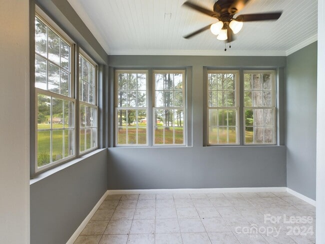 Building Photo - 618 Monroe Hwy