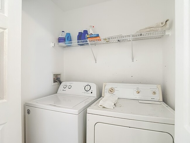 Building Photo - 9856 Ashburn Lake Dr