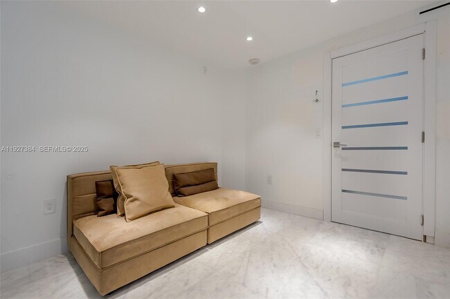 Building Photo - 6423 Collins Ave