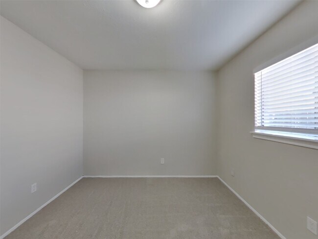 Building Photo - 5655 Hardwood Forest Dr