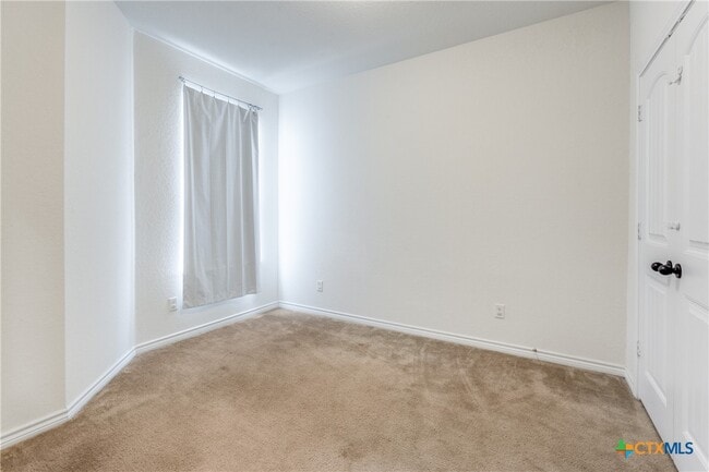 Building Photo - 1999 Wind Chime Wy