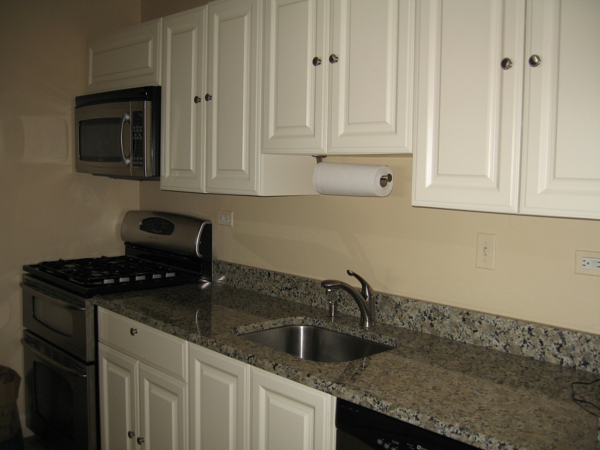 right side of kitchen - 6 Whittier Pl