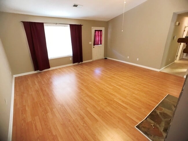 Building Photo - Ranch Home - 3BR/2BA - Powder Springs