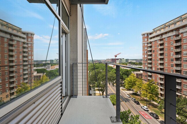 Building Photo - 309 W Washington Ave