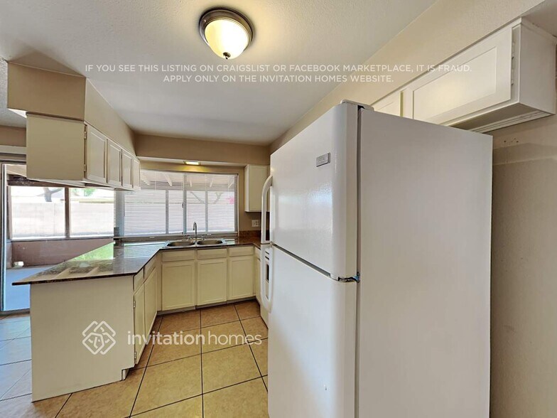 Building Photo - 4213 W Northview Ave