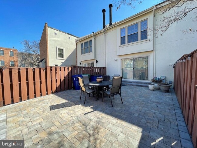 Building Photo - 2824 Elliott St