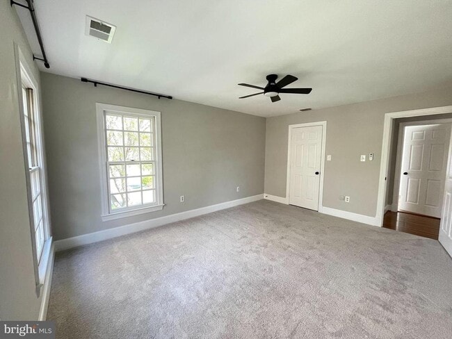 Building Photo - 9440 Flowerden Ln