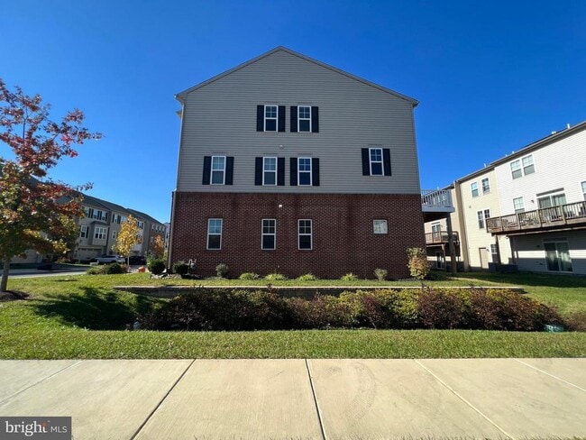 Building Photo - 3501 Landing Way