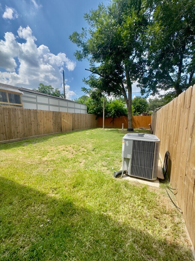 Building Photo - 10232 Porto Rico Rd