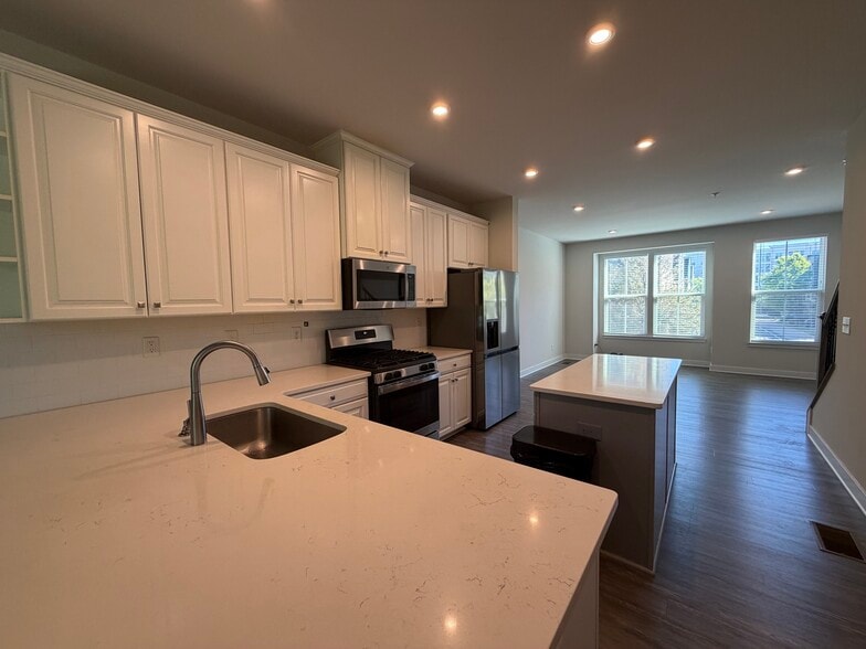 Building Photo - 342 Music Hall Way