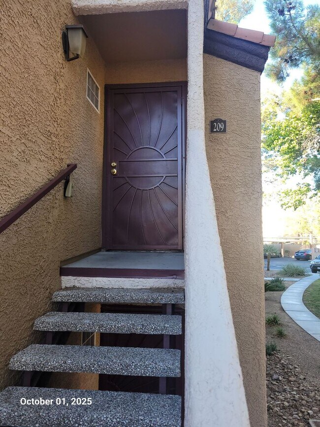 Building Photo - *WELCOME HOME TO LUXURY LIVING*
