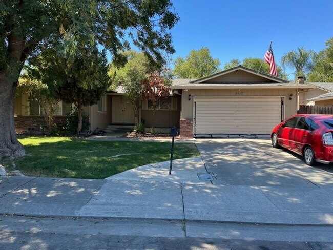 Building Photo - 8417 Edgefield Way